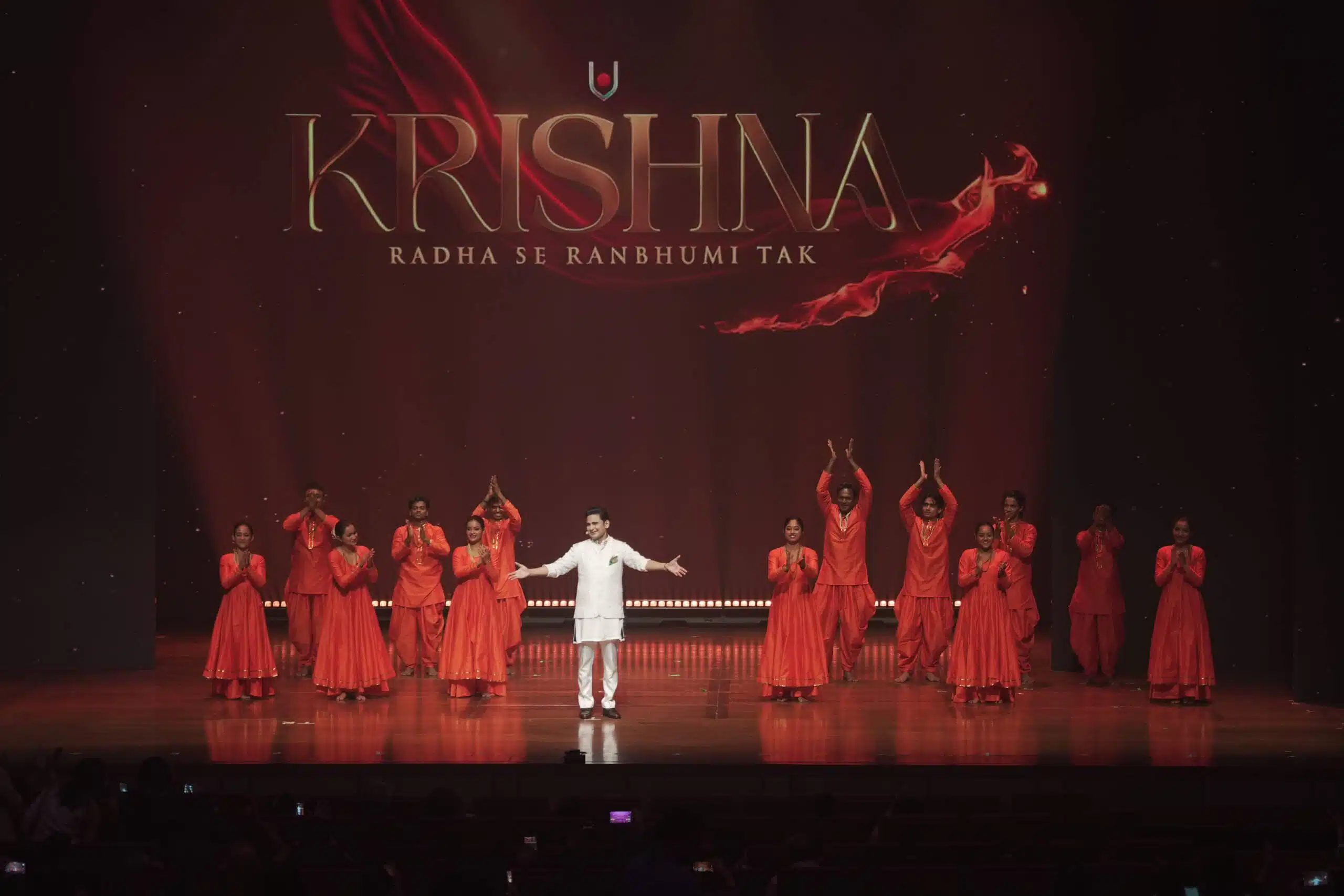 Manoj Muntashir presenting Krishna Radha Ranbhumi Tak live theatre show at one of the best theatres in Mumbai Bandra cultural performance